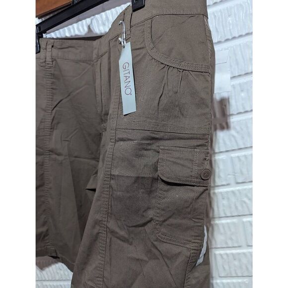 Gitano Women's Brown Solid Mid-Rise Bermuda Cargo Shorts Size 20W NWT - Picture 2 of 8